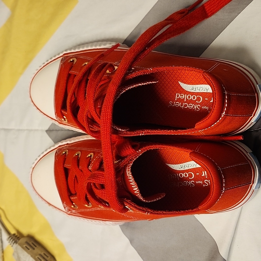 Sketchers archfit shoes
